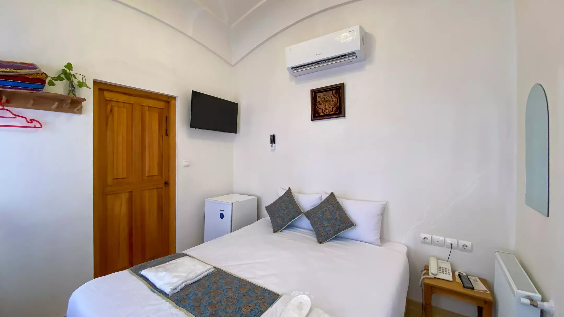 Alibaba https://cdn.alibaba.ir/ostorage/hotel-accommodation-images/6704dc0f299de7a7748d2197_419cf662-ef2a-49c0-8aed-0cc15de47e65_شمسه (2).webp